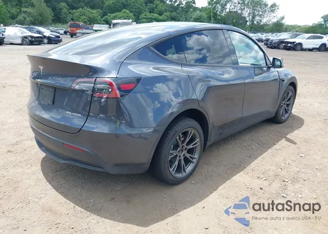 2025 Tesla Model Y Long Range Dual Motor All-Wheel Drive z USA, uszkodzony, nr VIN 7SAYGDEE3SA361379
